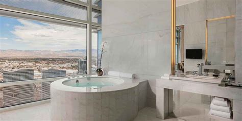 The 12 Best Las Vegas Hotel Suites and Penthouses in 2021.